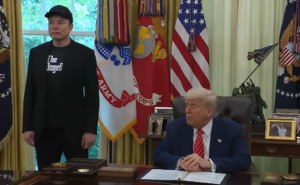 ইরানে ইন্টারনেট বন্ধ: স্টারলিংকের ভূমিকা নিয়ে ইলন মাস্কের সঙ্গে আলোচনার ইঙ্গিত ট্রাম্পের