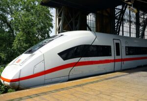 ২০২৭ সালের আগস্টে চালু হবে ভারতের প্রথম বুলেট ট্রেন