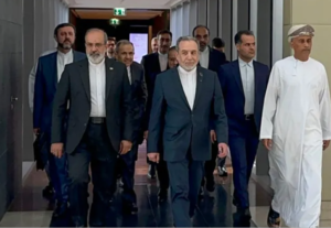 যু*দ্ধে’র আশঙ্কার মধ্যেই ওমানে ইরান ও আমেরিকার মধ্যে আলোচনা শুরু