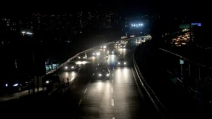 ইরানে জ্বালানি অবকাঠামোতে হা*ম*লা*র পর  ব্যাপক বিদ্যুৎ সংকট