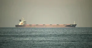 হরমুজ প্রণালি ‘সম্পূর্ণ’ বন্ধের হুমকি ইরানের