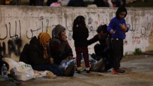 লেবাননে ই*স*রা*য়ে*লি  হা*ম*লা*য় ১২৩ জনের মৃত্যু, লাখ মানুষ বাস্তুচ্যুত