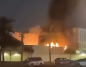 আমিরাতে মার্কিন দূতাবাস বন্ধ ঘোষণা, লাহোর ও করাচিতে অবস্থিত মার্কিন কনস্যুলেটের মার্কিন সরকারি কর্মীদের পরিবারের সদস্যদের পাকিস্তান ত্যাগের নির্দেশ