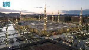 সৌদির ইতিকাফকারীদের সেবায় মক্কা-মদিনায় ১৮ হাজার কর্মী কাজ করছে